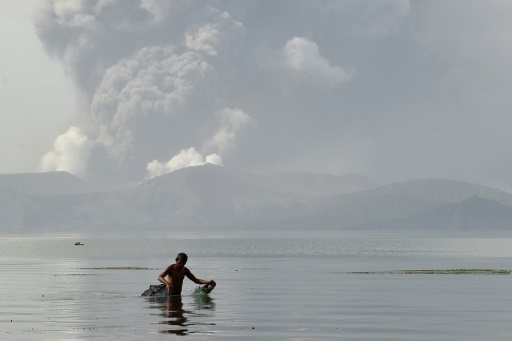 Philippines Tat D Alerte Apr S Le R Veil Du Volcan Taal La Nouvelle