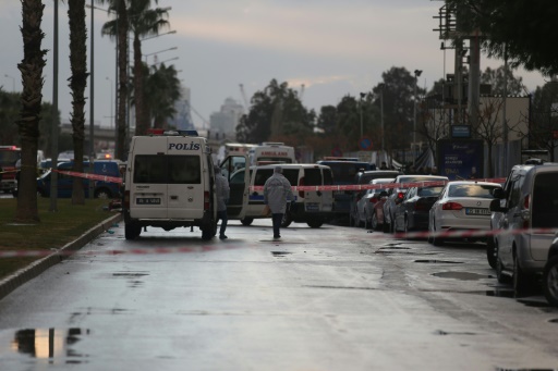 attentat-izmir-turquie-voiture-piegee