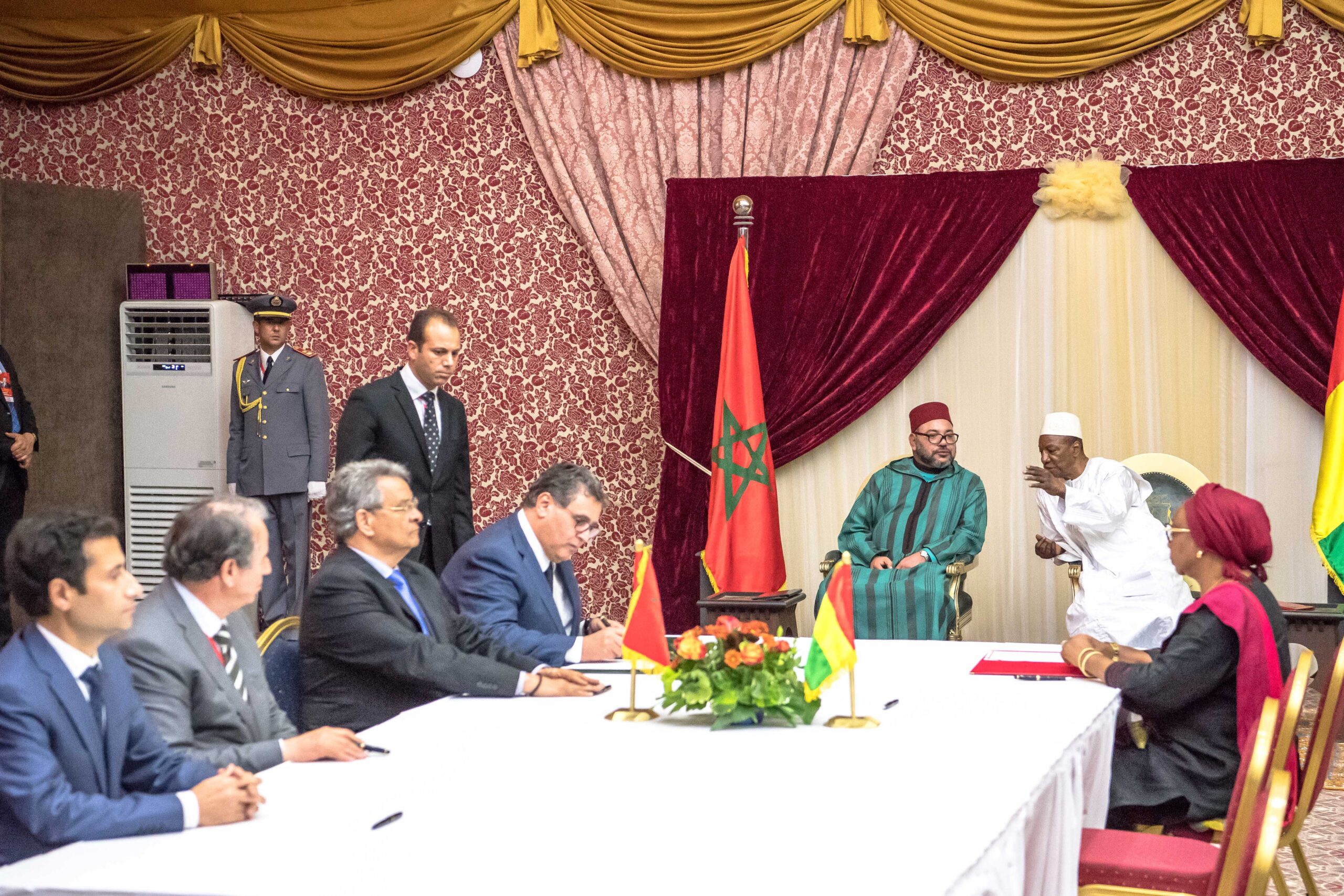 Cérémonie de signature de huit accords de coopération bilatérale