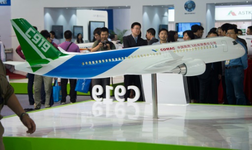 Modèle réduit du COMAC C919, présenté le 11 novembre 2014, lors d’un salon aérien à Zhuhai, dans la province de Guangdong