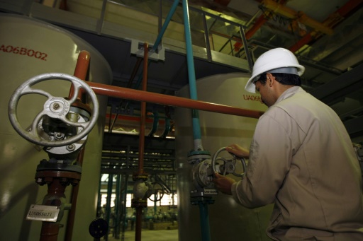 Technicien iranien, le 9 février 2015, dans la centrale nucléaire de Bouchehr, contruite en coopération avec les Russes dans le sud de l’Iran