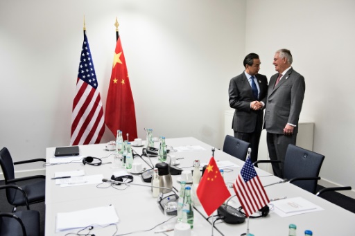 Wang Yi et Rex Tillerson