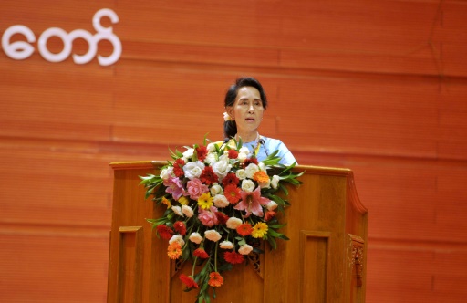 La dirigeante birmane Aung San Suu Kyi lors de la seconde cession des pourparlers de paix