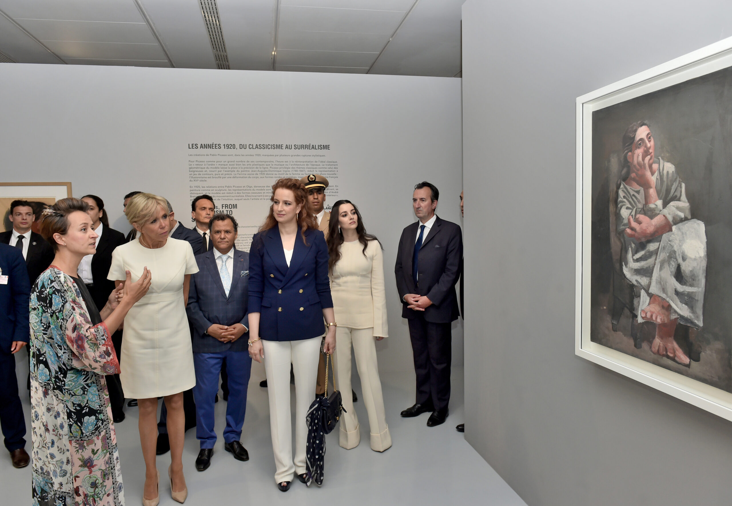 Lalla Salma et Brigitte Macron visitent l’exposition Face à Picasso