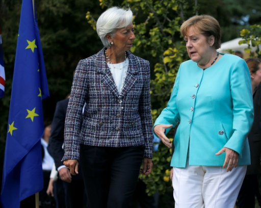 La chancelière allemande Angela Merkel (à droite) et la directrice du FMI Christine Lagarde