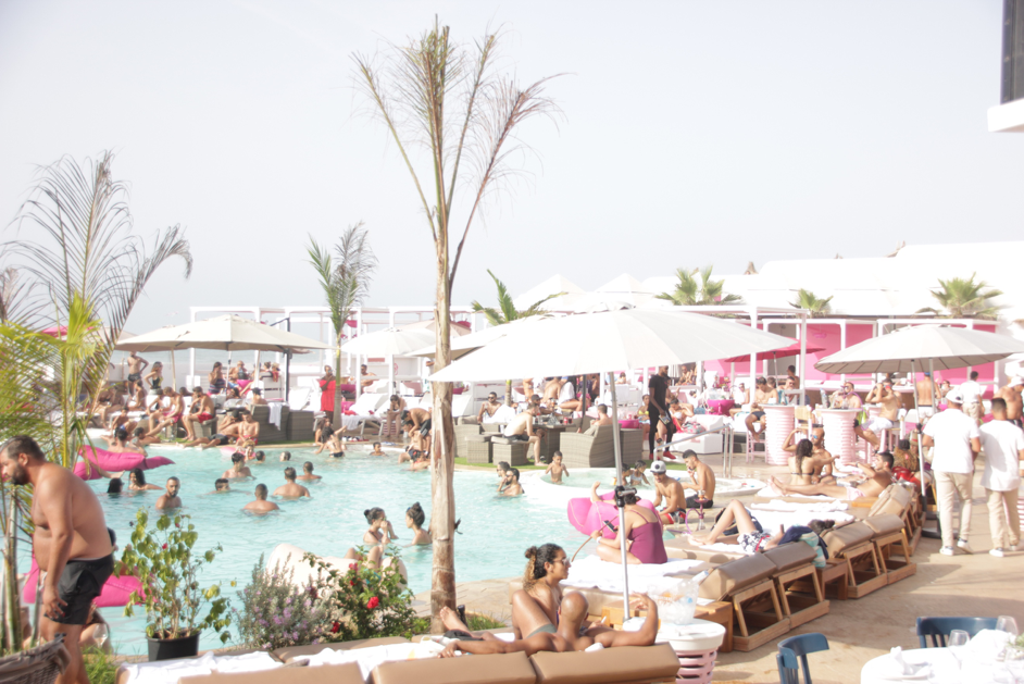 Le Flamingo Beach Lévasion Trendy En Plein Casablanca La