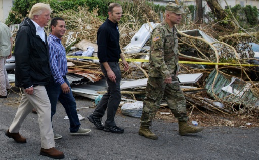 Le président américain Donald Trump en visite à Porto Rico deux semaines après le passage de l&rsquo;ouragan Maria