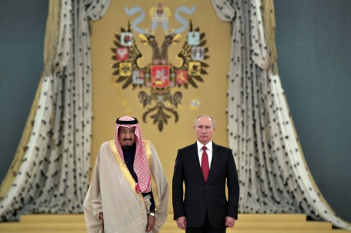 Le président russe Vladimir Poutine reçoit le roi Salmane d’Arabie saoudite