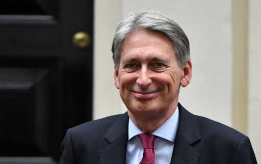 Le ministre des Finances Philippe Hammond quitte le 11 Downing Street