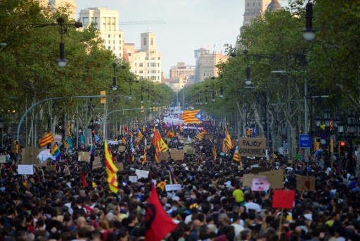 Manifestation à l’appel des syndicats de salariés sur Passeig de Gracia à Barcelone