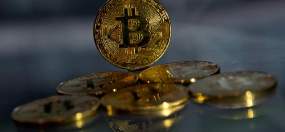 La plus célèbre des crypto-monnaies fait actuellement l'objet d'une intense spéculation © AFP/Archives Justin TALLIS