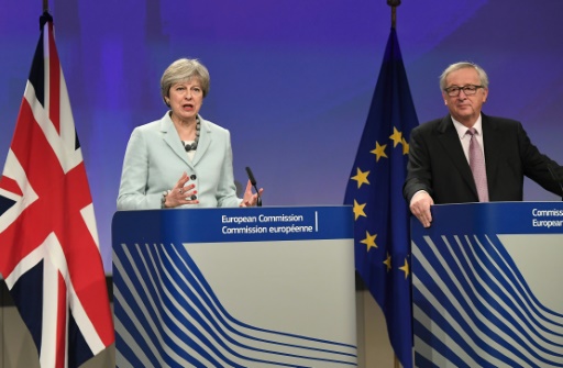 La Première ministre britannique Theresa May et le président de la Commission européenne Jean-Claude Juncker lors d’une conférence de presse