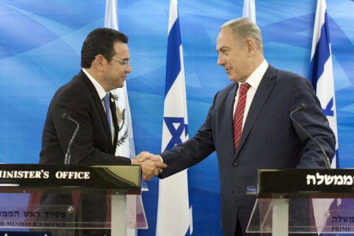 Le président du Guatemala Jimmy Morales et le Premier ministre israélien Benjamin Netanyahu
