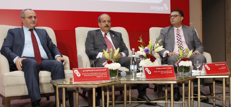 Brahim Benjelloun Touimi, Administrateur Directeur Général Exécutif du Groupe BMCE Bank Of Africa, Adnan Ahmed Yousif, Président exécutif et membre du conseil d’administration d’Al Baraka Banking Group, Mohamed Maârouf, DG de BTI Bank. Crédit Photo : Ahmed Boussarhane