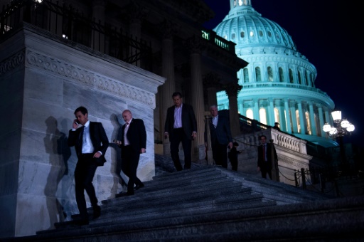 Des membres de la Chambre des représentants à Washington s’en vont après un accord au Congrès pour mettre fin au shutdown
