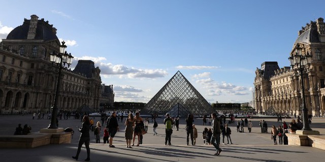louvre