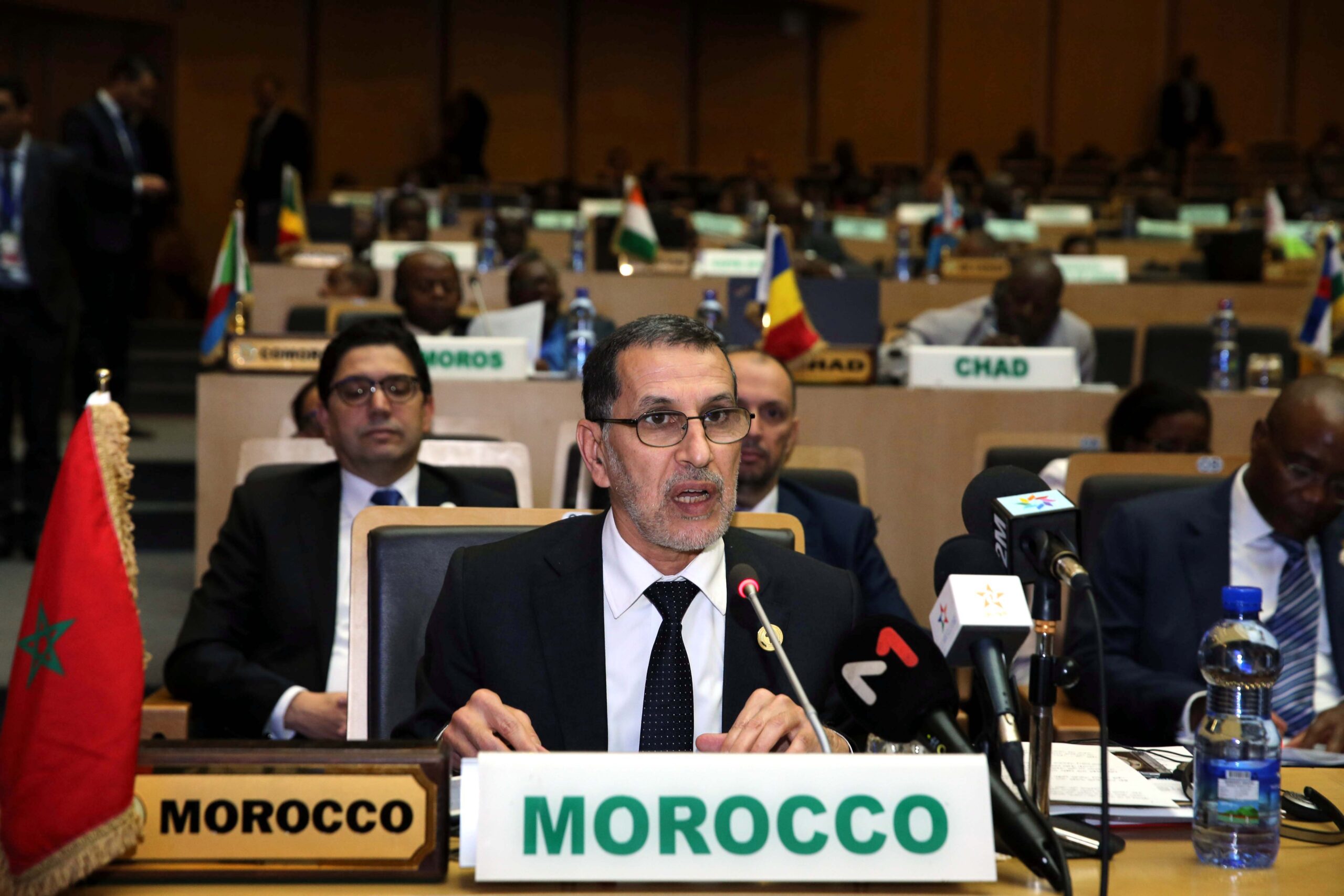 El Othmani donnant lecture au Message Royal au 30è sommet de l’UA