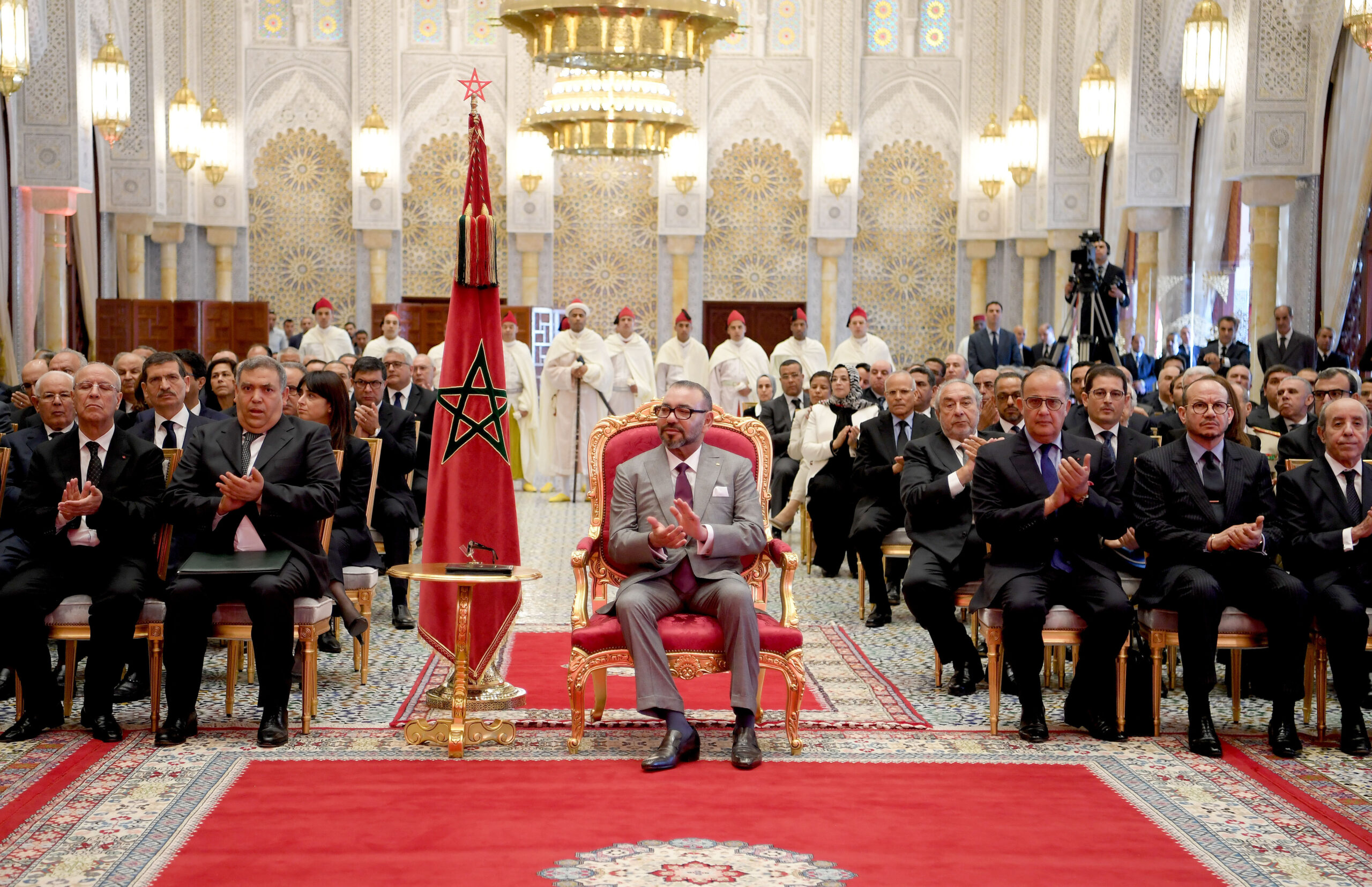 SM le Roi préside une cérémonie sur les anciennes médinas