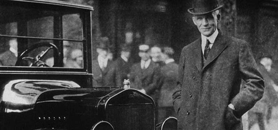 MI-Henry-Ford-with-the-Model-T