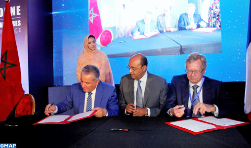 Laayoune-Forum-d-affaire-Maroc-France-Conventions_M