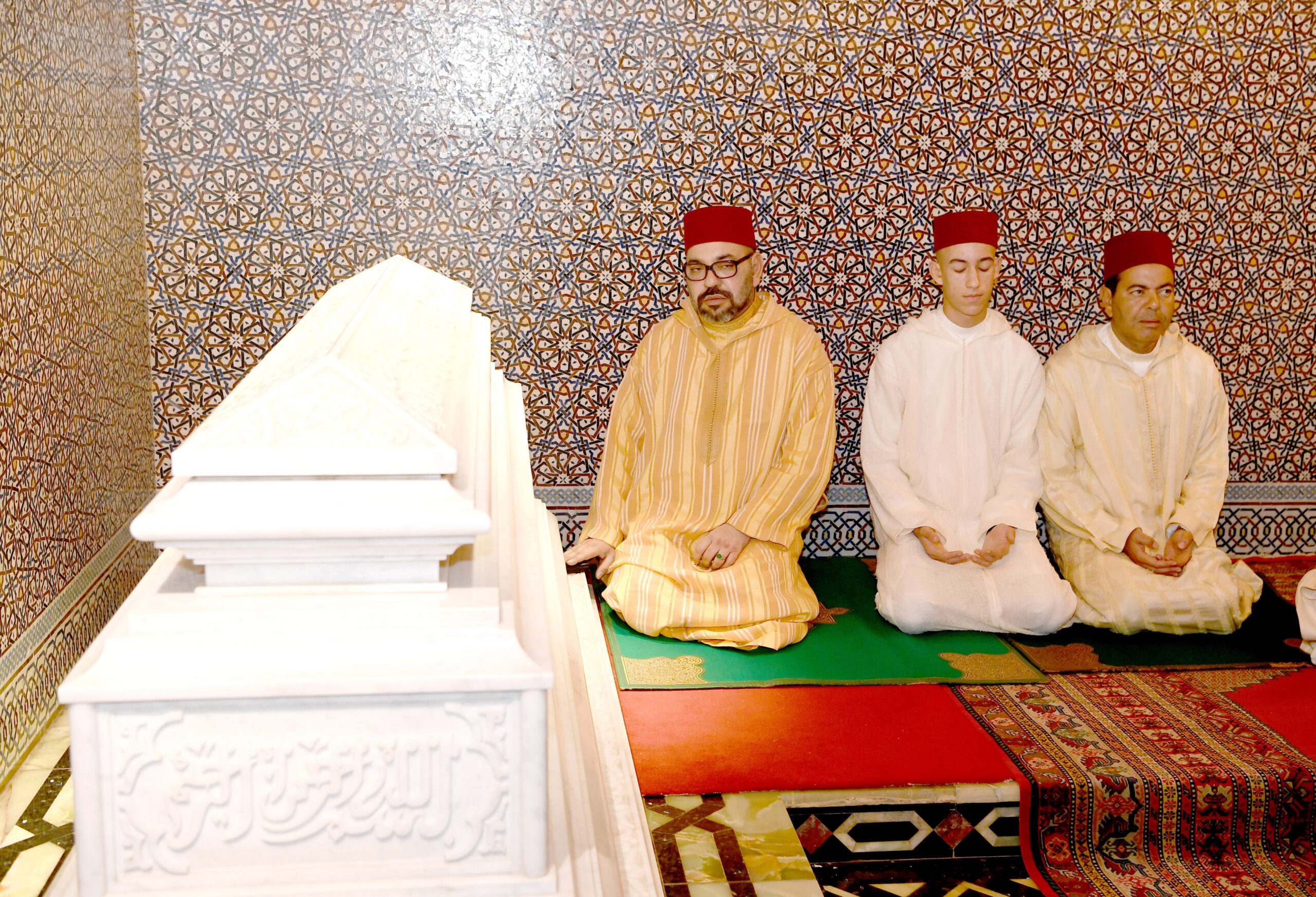 SM le Roi  Amir Al-Mouminine  préside une veillée religieuse