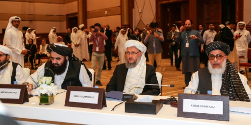 responsables afghans et des talibans réunis à Doha