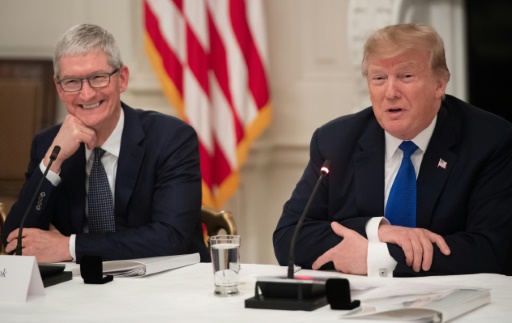 donald trump tim cook