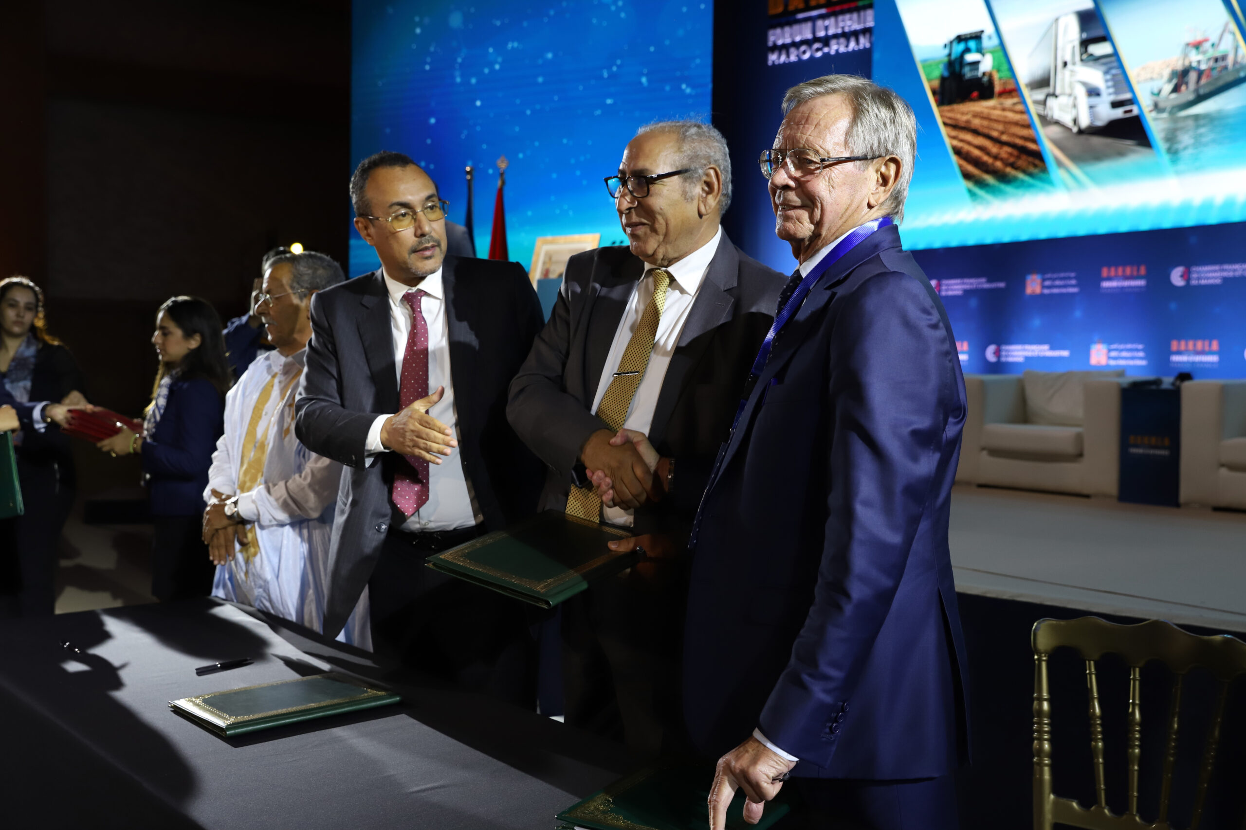 Signature de conventions lors du forum d’affaires Maroc-France
