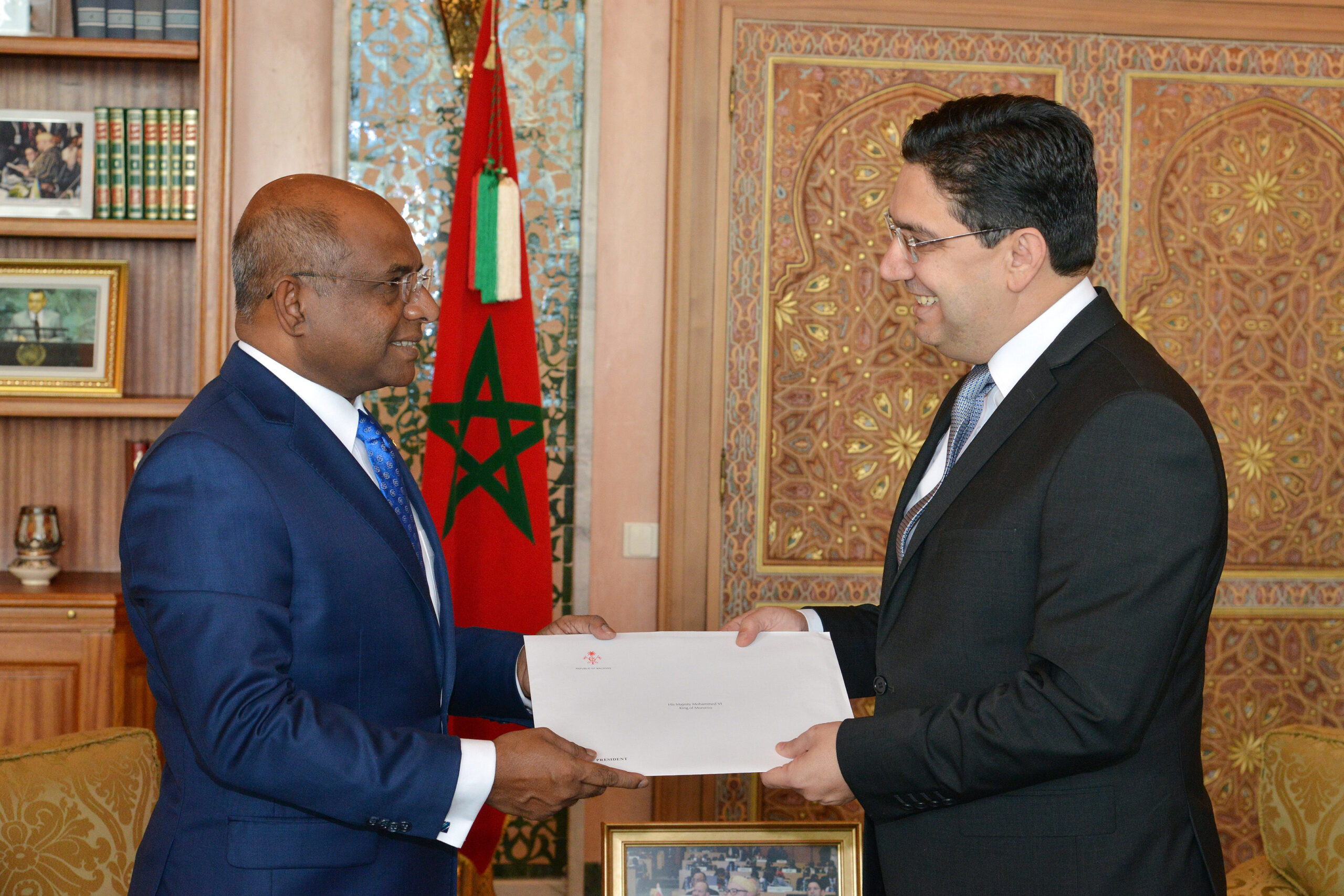 M. Bourita reçoit son homologue M. Abdulla Shahid