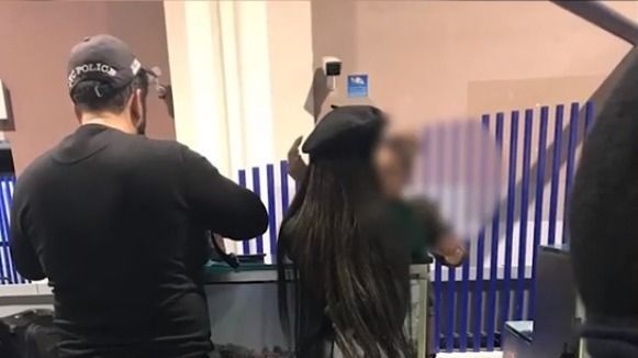 dounia batma et son mari aéroport