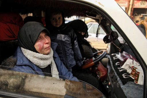 Une femme en pleurs guerre syrie