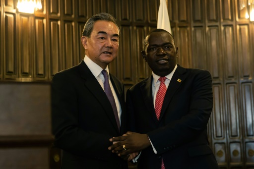 Wang Yi et Sibusiso Moyo