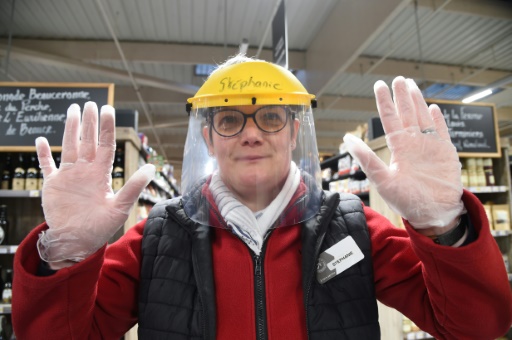 caissière dans un supermarché france