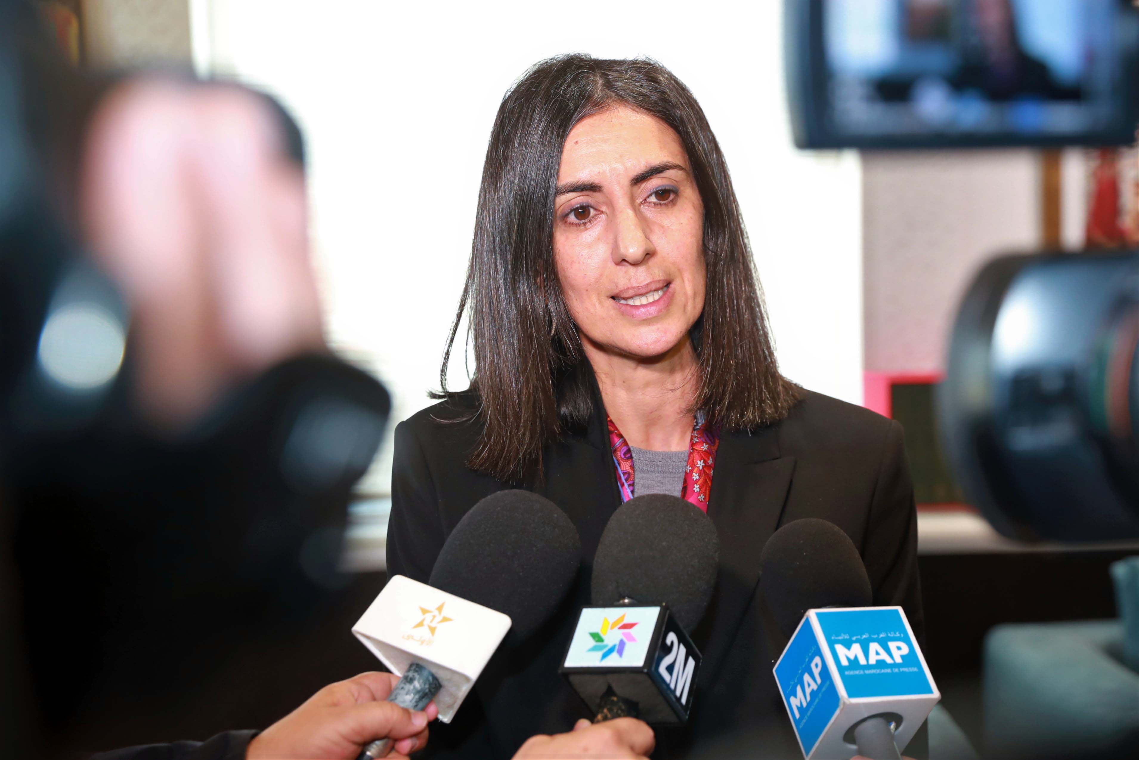 Mme. Nadia Fettah Alaoui, donne une déclaration à la presse