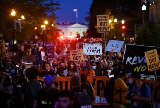 manifestants devant la Maison Blanche