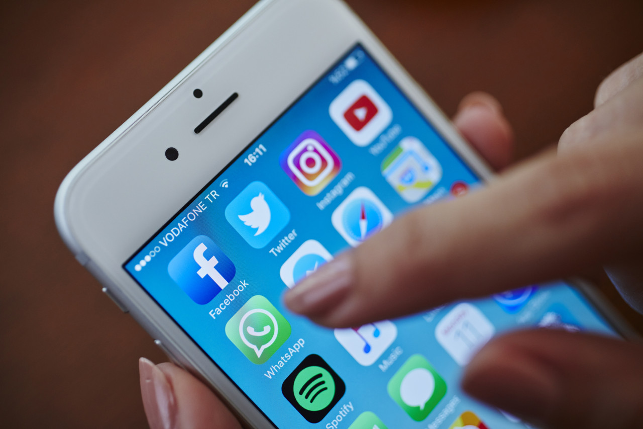 Apple Faces U.K. Antitrust Probe Over App Store Rules - Vimarsana News