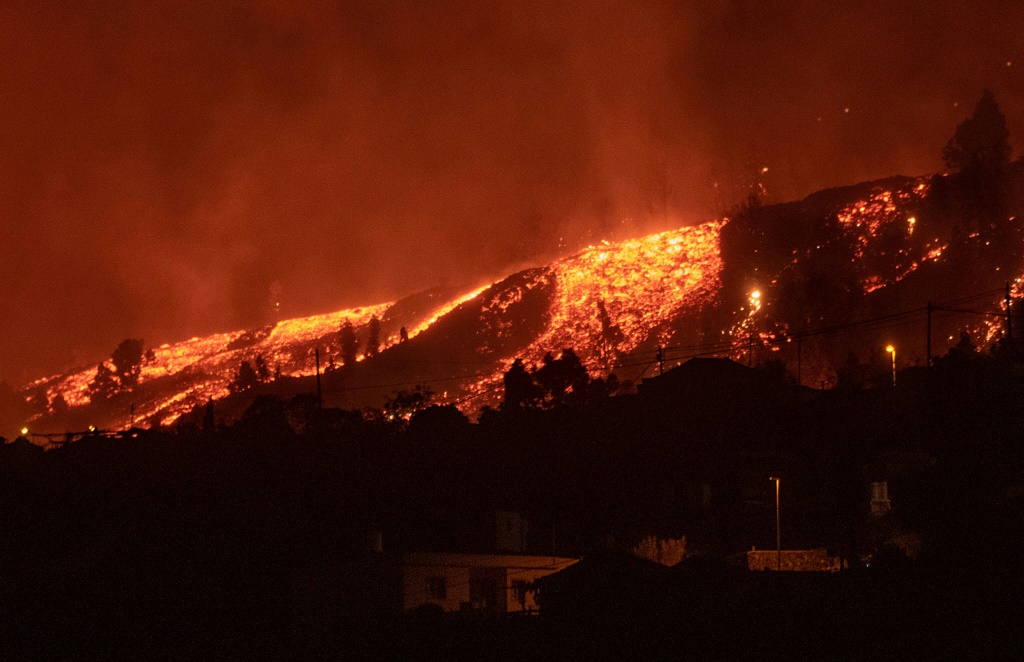 lave sur l’île espagnole de La Palma volcan Canaries
