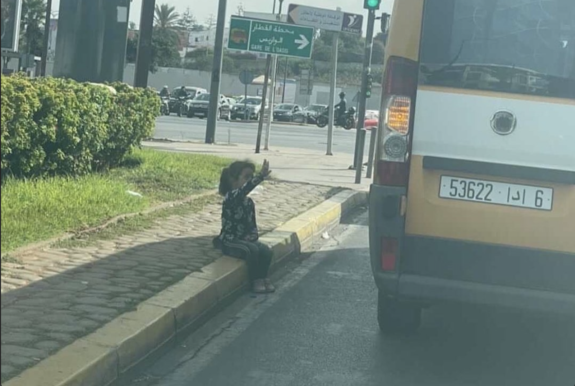 enfant mendiant transport scolaire.
