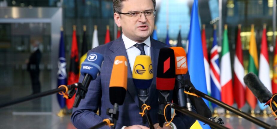 Dmytro Kouleba, le ministre ukrainien des Affaires étrangères, au siège de l'Otan, le 7 avril 2022 à Bruxelles
