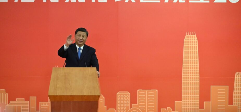 Le président chinois Xi Jinping s'exprime à son arrivée à Hong Kong pour les 25 ans de la rétrocession, le 30 juin 2022