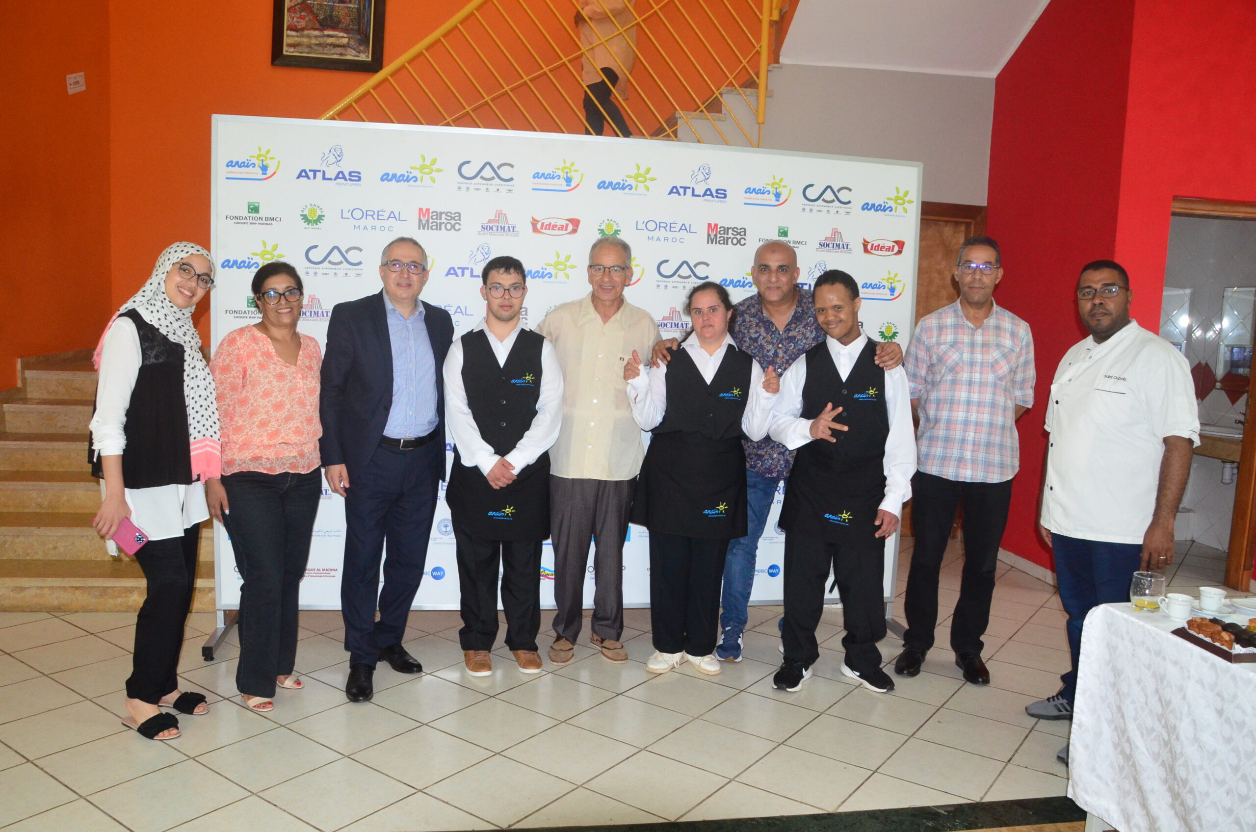 staff + jeunes + chef