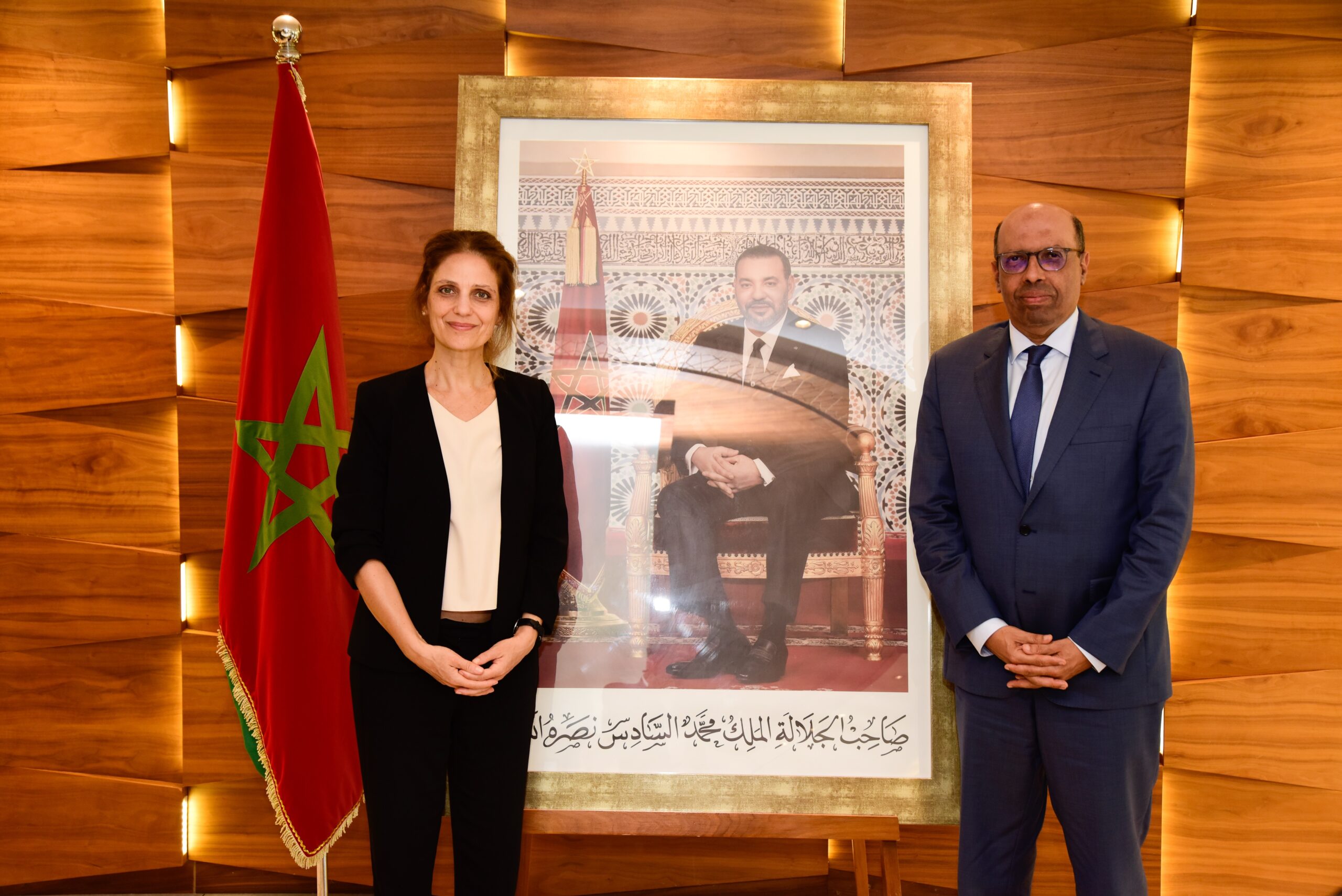 Mme Anna Barone Représentante de la BEI au Maroc et M. Noureddine Boutayeb Président du Directoire d Crédit Agricole du Maroc