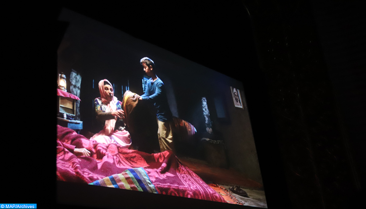 Le réalisateur Mohamed Mouftakir intervenant lors de la projection de son film « L’AUTOMNE DES POMMIERS » en compétition officielle dans le cadre de la 21ème édition du festival national du film de Tanger.06032020-Tanger.