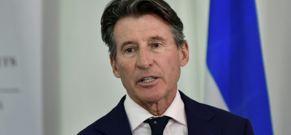 Le patron de World Athletics, Sebastian Coe, assiste à une conférence de presse, à Nairobi, le 5 janvier 2023