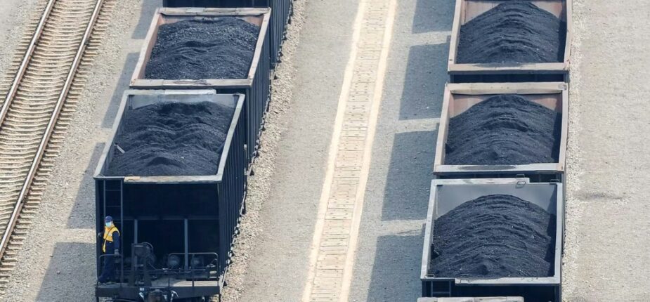 Des wagons transportant du charbon à Huaibei, dans l'est de la Chine, le 23 juin 2022