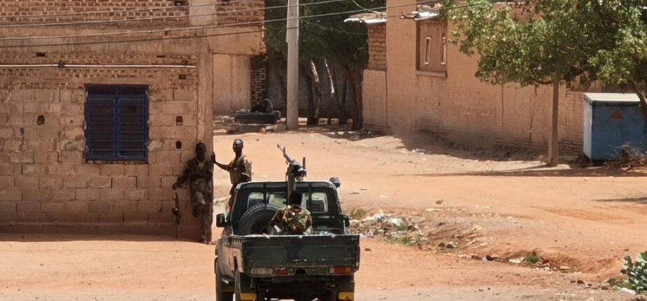Des soldats de l'armée soudanaise dans une rue à Khartoum, le 25 mai 2023