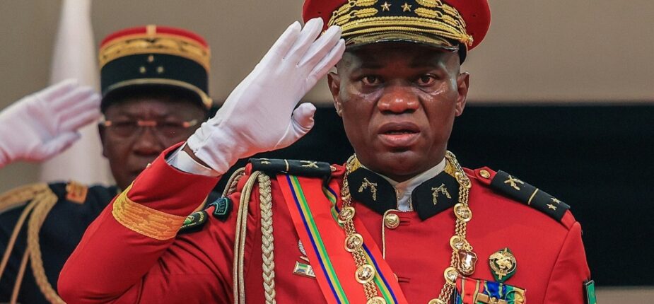Le général Brice Oligui Nguema lors de sa prestation de serment comme président de la transition, le 4 septembre 2023 à Libreville, au Gabon