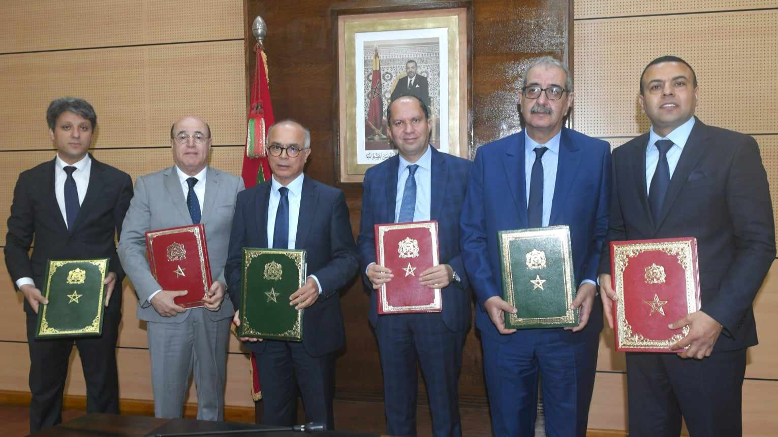 Signature de contrats MEN Chakib Benmoussa et AREFs