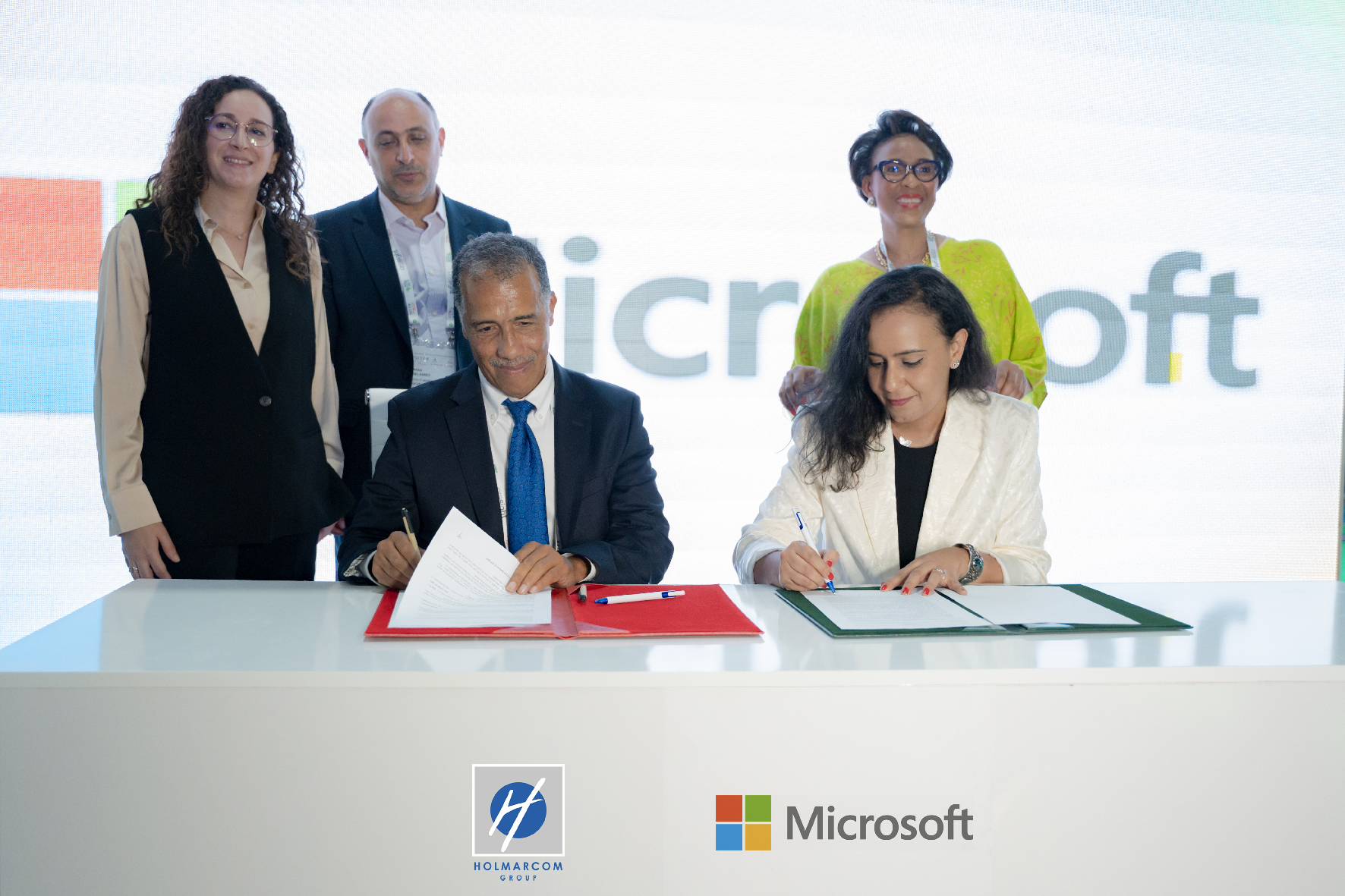 The Holmarcom Group creates AI INSTITUTE and indicators a strategic partnership with Microsoft