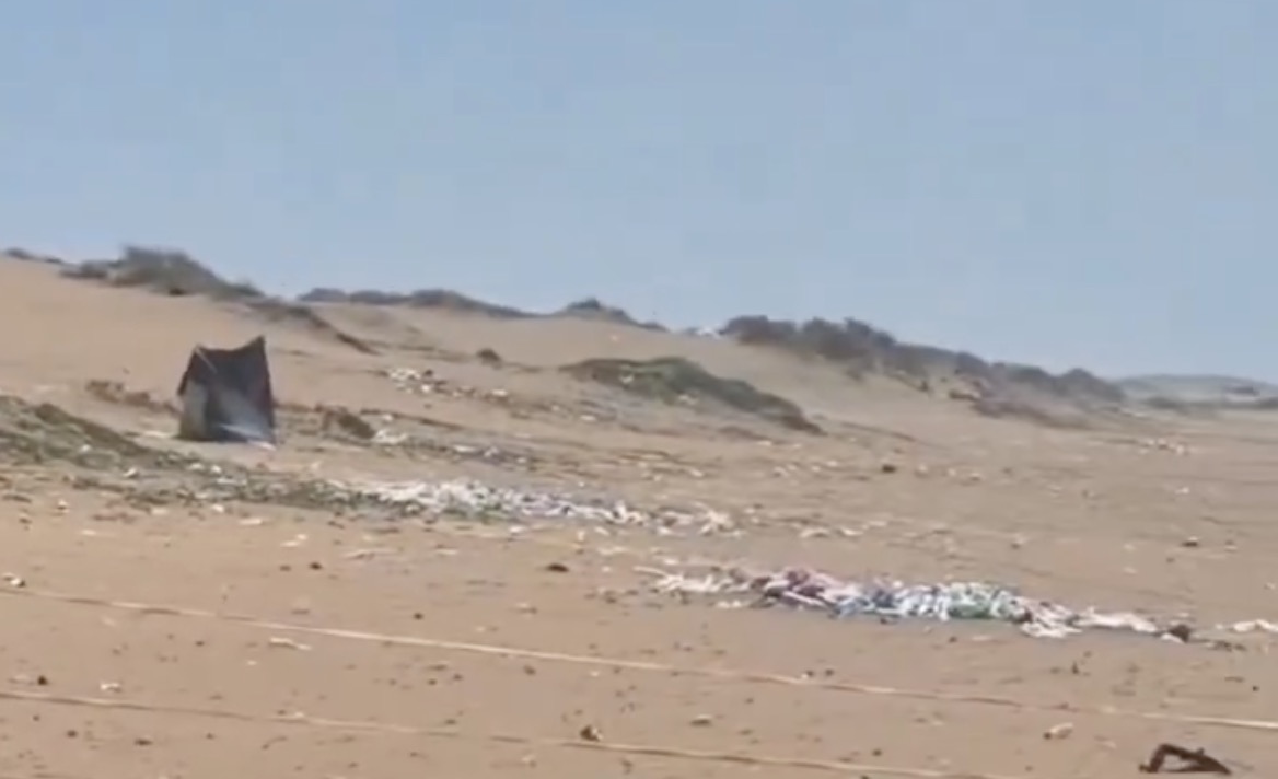 Vidéo: Des détritus à perte de vue sur une plage marocaine…